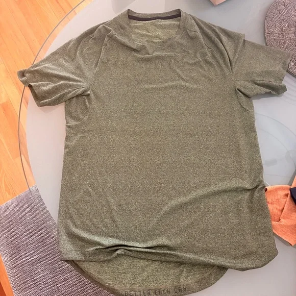 lululemon athletica Men's Heathered Orange Short Sleeve Crew.  All theee 30 b - Picture 3 of 3